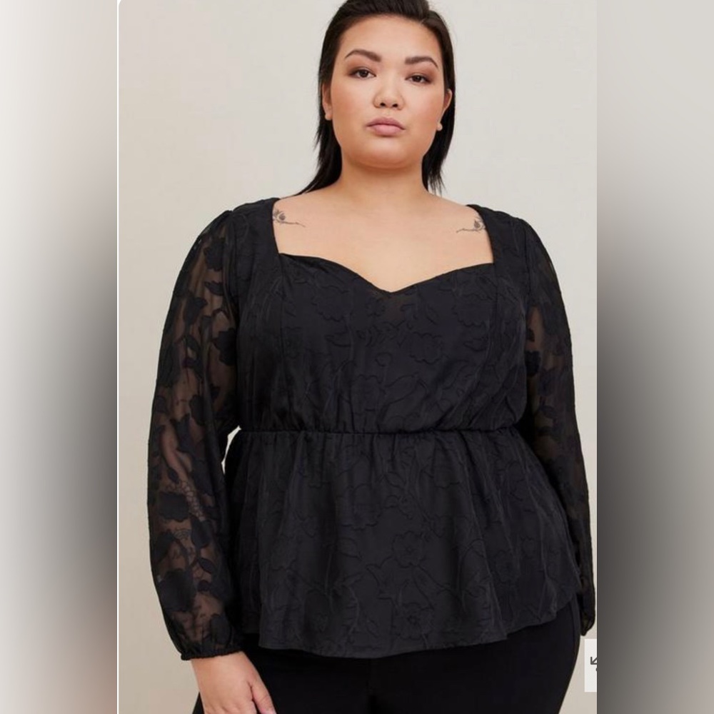 Torrid NWT Women’s Black Peplum Chiffon Clip Floral Puff Sleeve Top